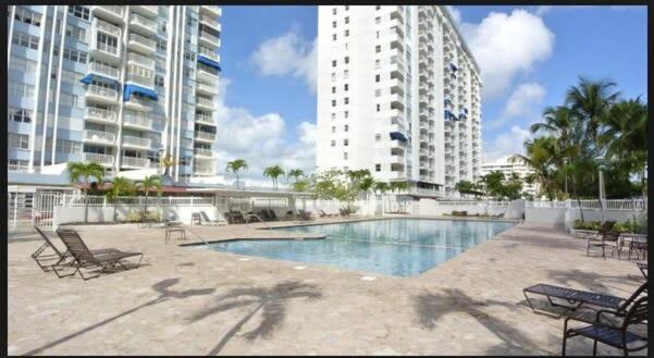 2Br Gem Ocean Front Building Isla Verde Beach San Juan Exterior foto